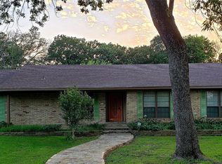 810 Paradise Dr, Paris, TX 75462