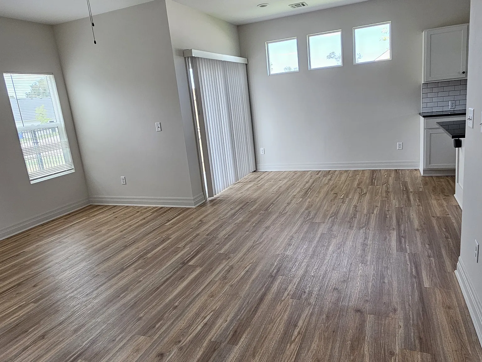 1812 East Village Estates Drive - 1 — Photo 2