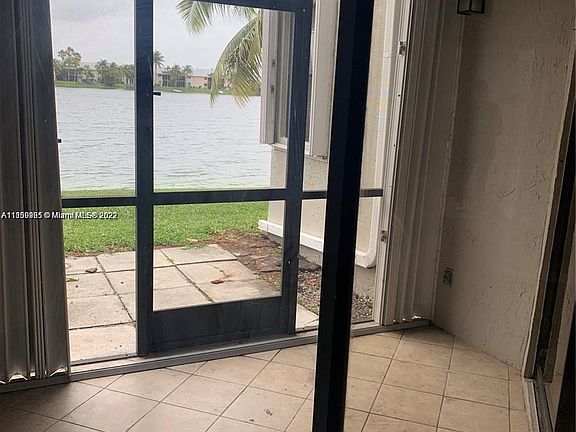 3rd image of 1460 Jefferson Dr #1460F
