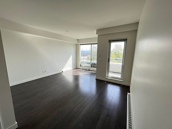 3rd image of 3333 Main St #307