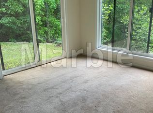 3 Steeplechase Ct UNIT B, Hendersonville, NC 28791