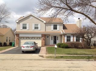 1004 Shady Tree Ln, Wheeling, IL 60090