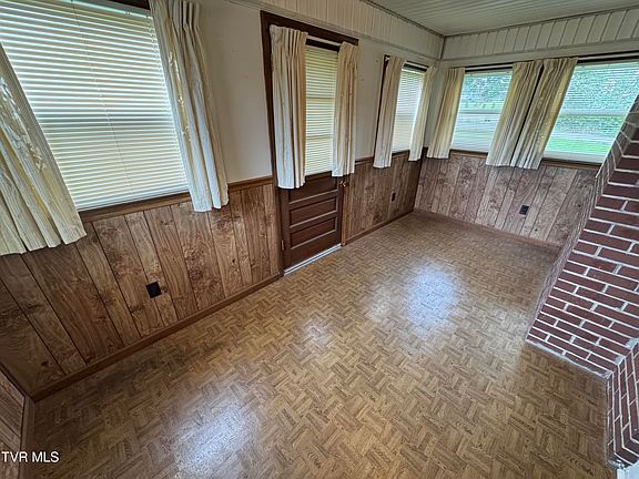 5th image of 116 W Cedar St