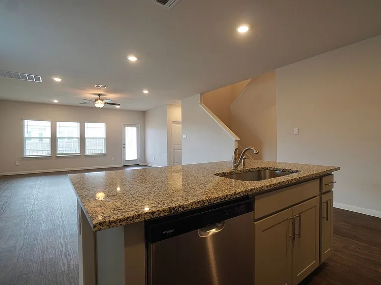 115 Bethpage Dr — Photo 13