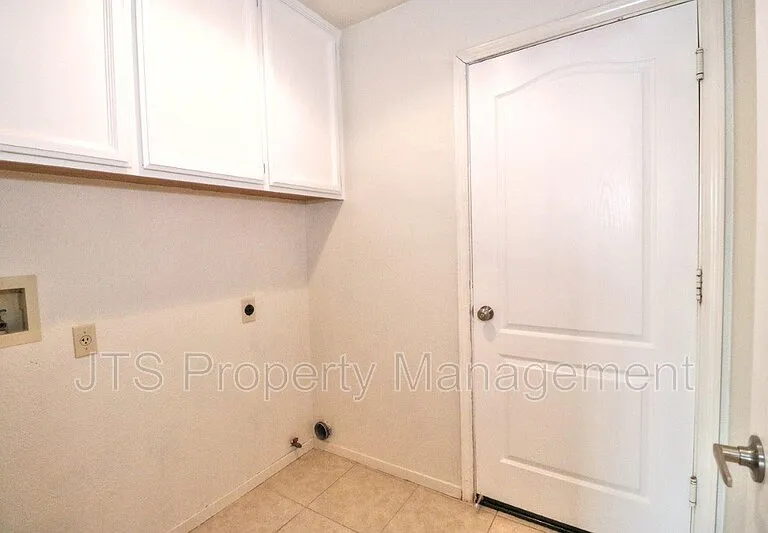 3549 Pine Hollow Way — Photo 40