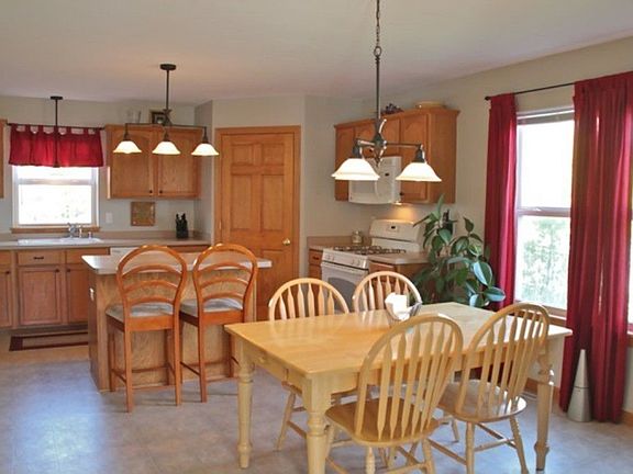 Spacious Kitchen & Dining Area