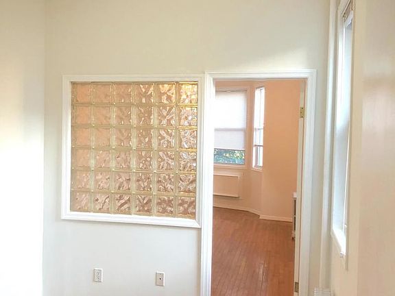 3rd image of 92 Eckford St APT 2R