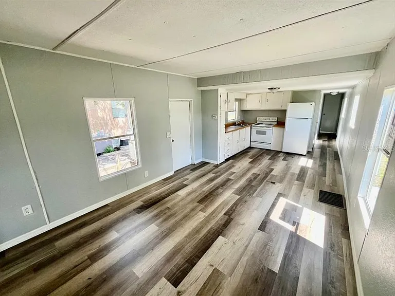 225 Adams St #A — Photo 6