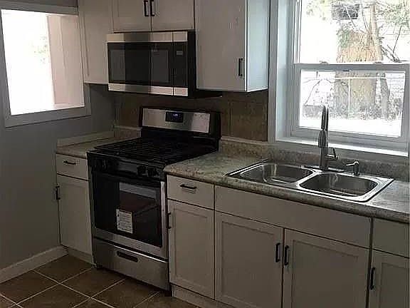 5th image of 8032 Montgall Ave