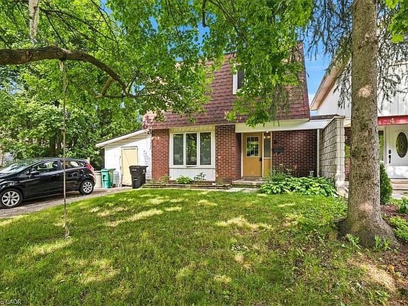 3rd image of 6 Tamarack Ct