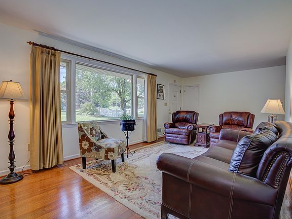 4th image of 5224 Sugar Loaf Dr