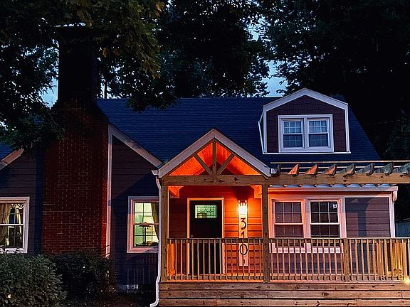 2nd image of 310 W Kingwood Dr