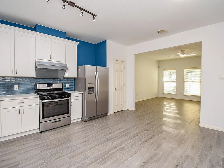 2202 Naomi St #3 — Photo 16