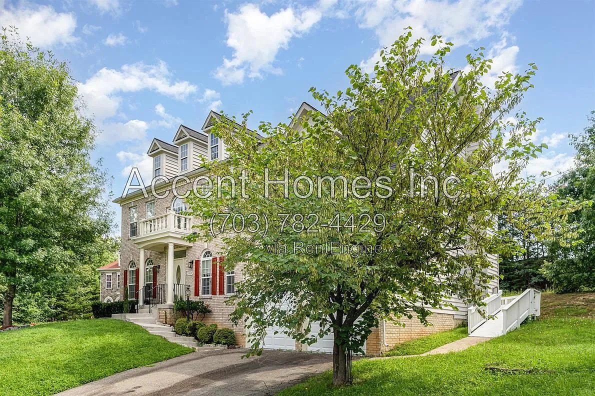 5 bed, 4.5 bath, 5486 sqft, $4,000 — Photo 2