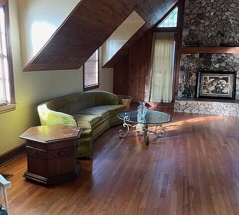 3rd image of 3465 Pepper Hill Rd