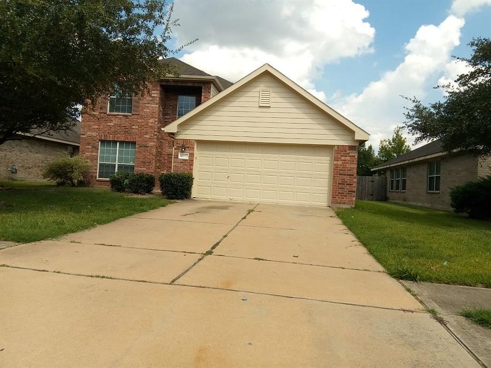 1st image of 16927 Hampton Glen Ct