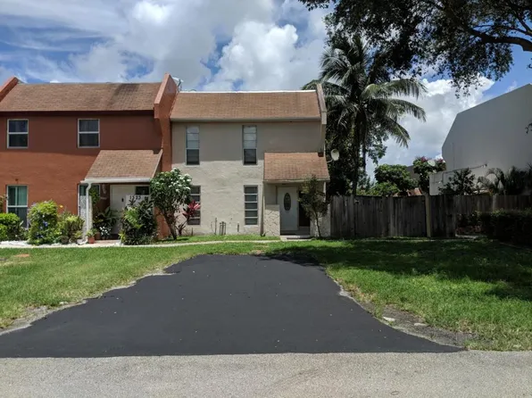 1325 Silverado, Pompano Beach, FL 33068