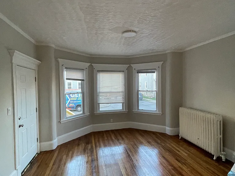 517 Cottage St #1 — Photo 8
