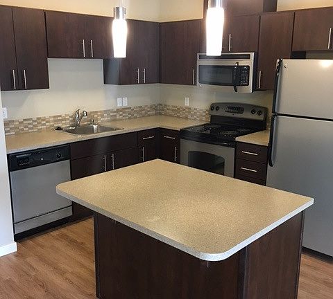 4th image of 1050 10th Ave NE Unit 206
