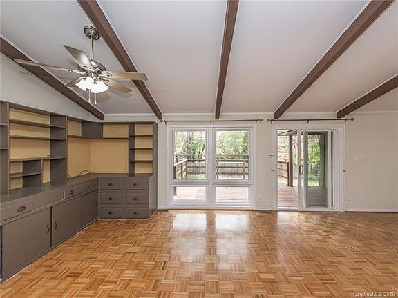 5th image of 6233 Rose Valley Dr