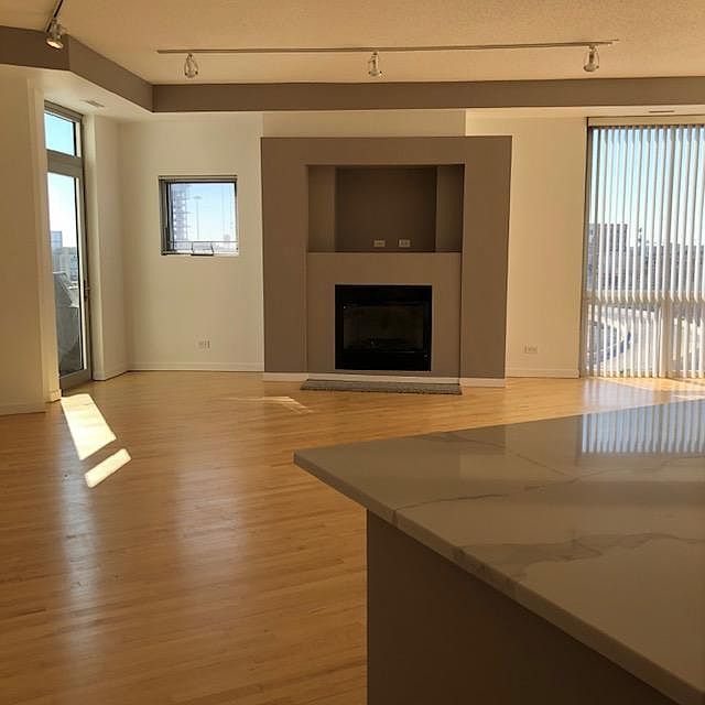 GAS FIREPLACE