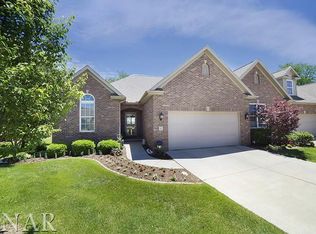 2 Prairie Vista Ct, Bloomington, IL 61704