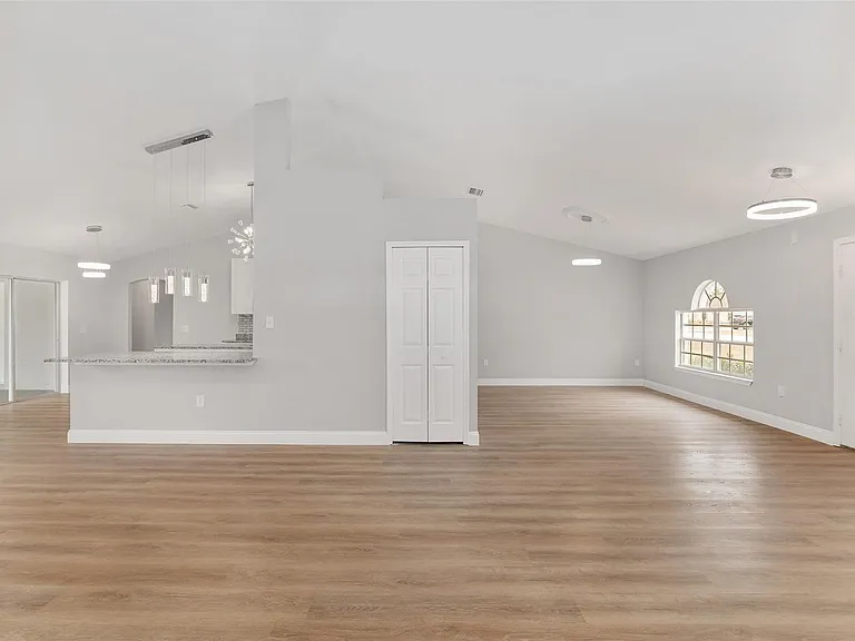 4181 SW 111th Pl — Photo 7