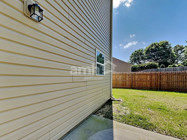236 Addlestone Cir — Photo 24