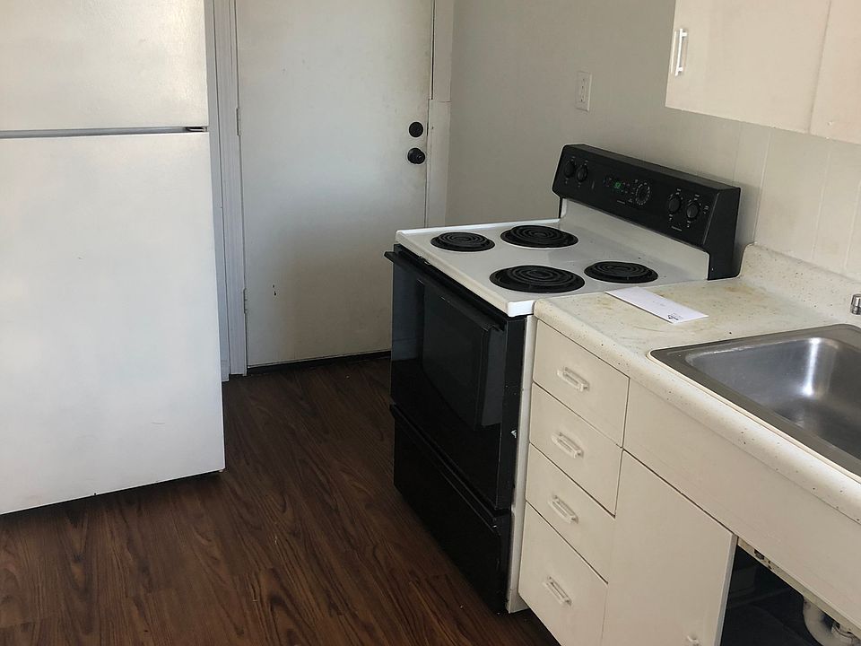 2nd image of 200 E Illinois Ave APT 4