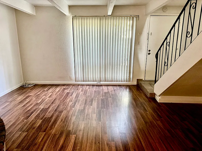 2710 E St #4 — Photo 15
