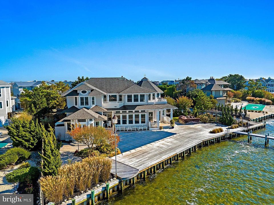 1st image of 146 Long Beach Blvd