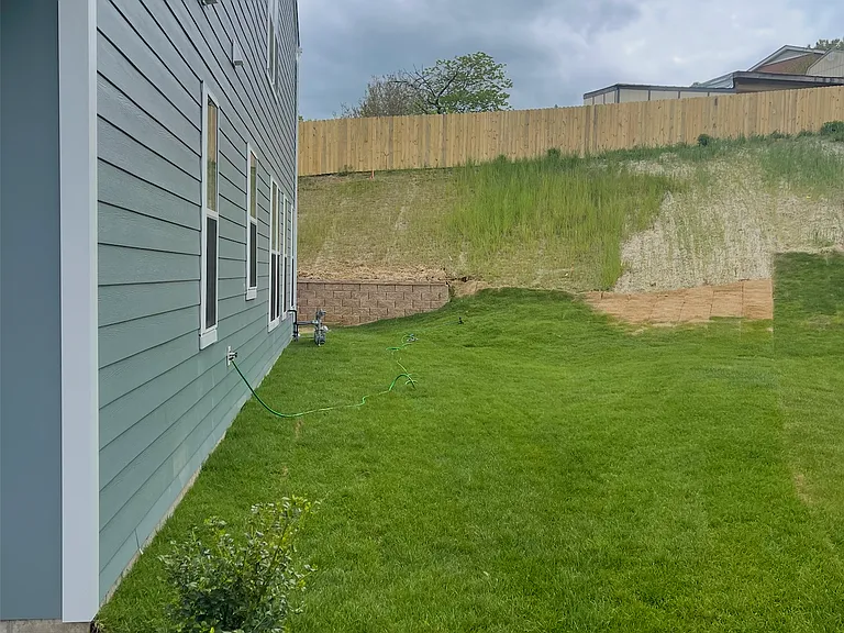 4746 Loyola Way — Photo 4