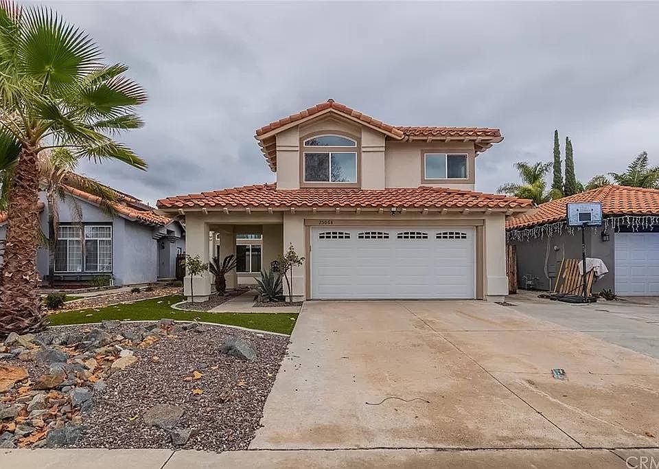 1st image of 25068 Via Las Lomas