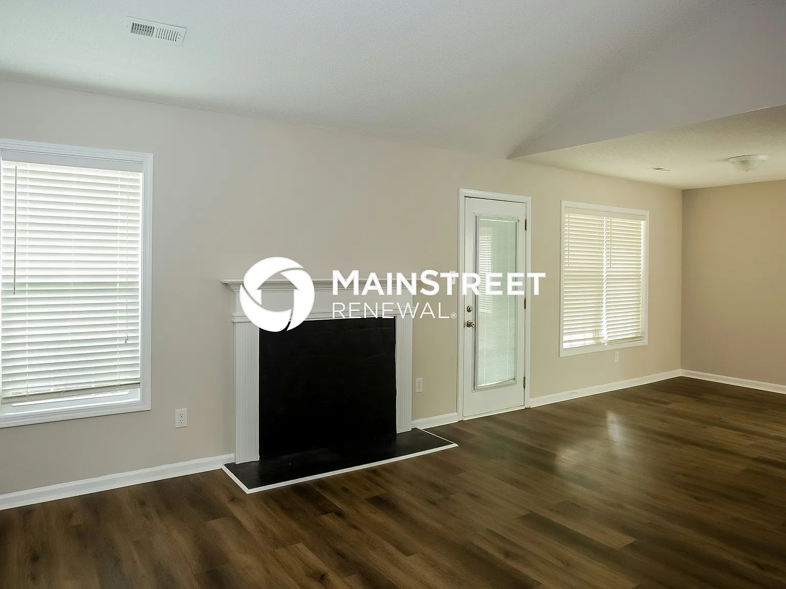 1710 Rosewell Dr — Photo 4