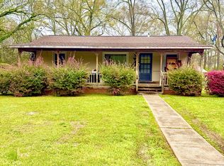 124 Meadowbrook Cir, West Point, MS 39773