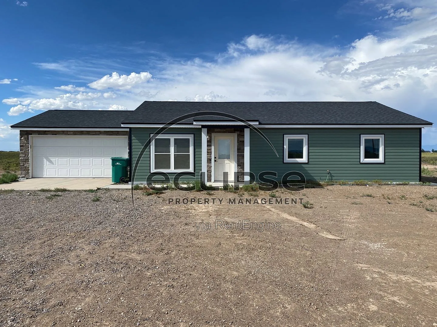 3 bed, 2.5 bath, 1464 sqft, $1,900 — Photo 1