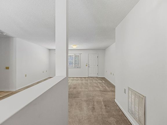 5th image of 5 Lake Summit Dr