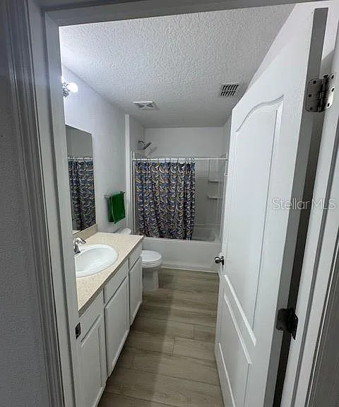 1221 Priory Cir — Photo 7