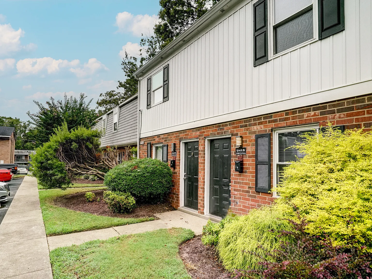 2 bed, 1.5 bath, 850 sqft, $1,195 — Photo 2