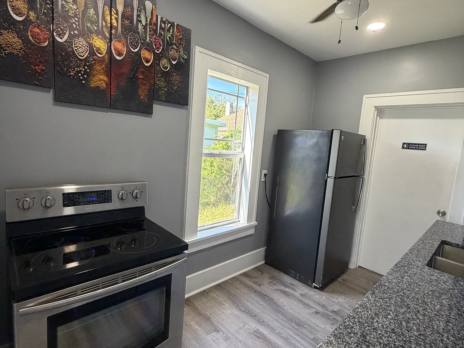3 bed, 837 sqft, $2,000 — Photo 4