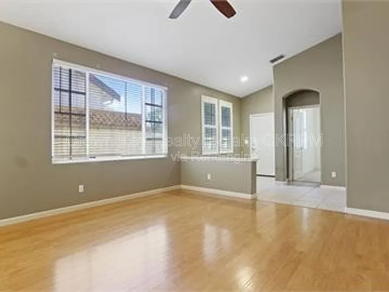 1844 Oswego Ct — Photo 20