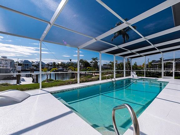 4th image of 837 Sand Dollar Dr