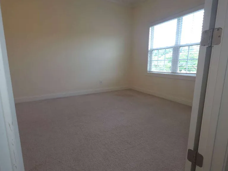 321 Gallery Dr #202 — Photo 26