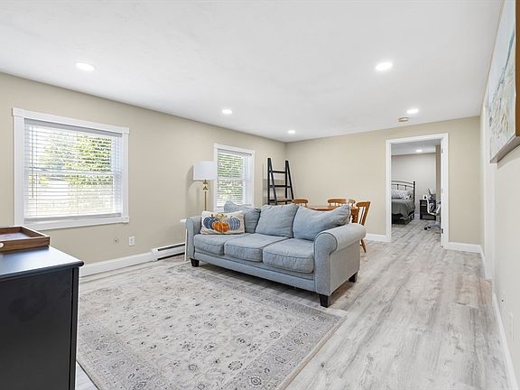 5th image of 2 Park St Unit 2B