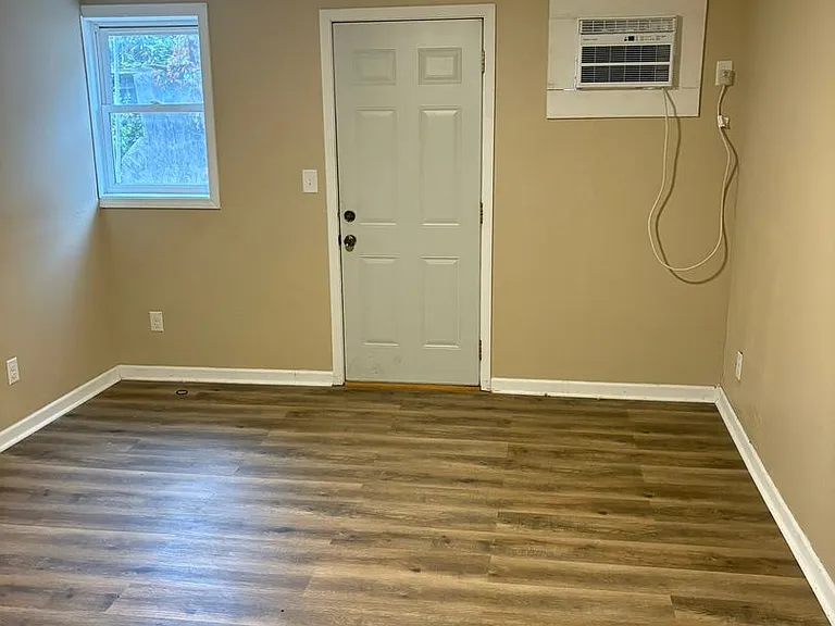 1471 Main St #6 — Photo 6