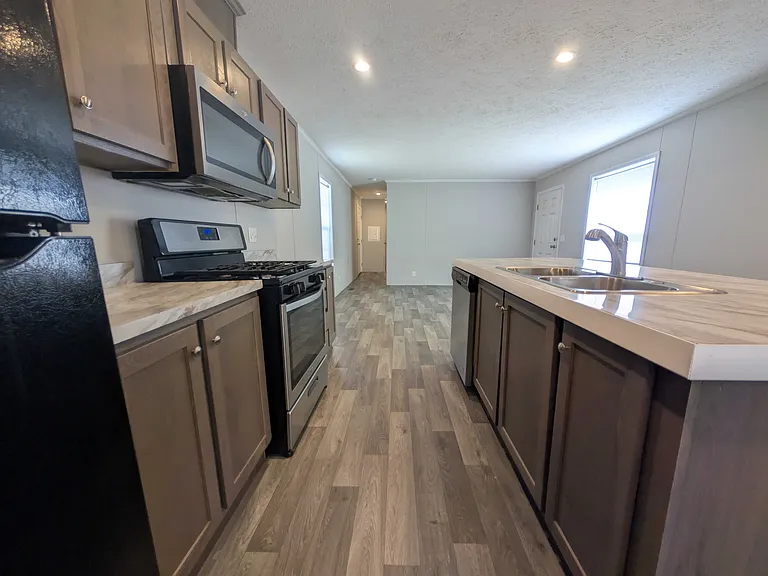 38000 Le Chateau Blvd #147 — Photo 6