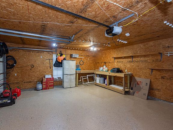 4th image of 1846 Acacia Cir