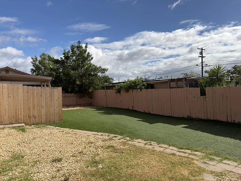 986 Merritt Dr — Photo 20