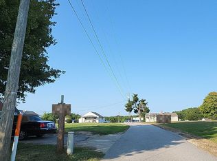 49 Valentine Ln, La Crosse, VA 23950