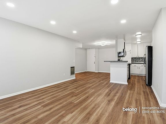 4th image of 6542 Ocean Crest Dr APT D104